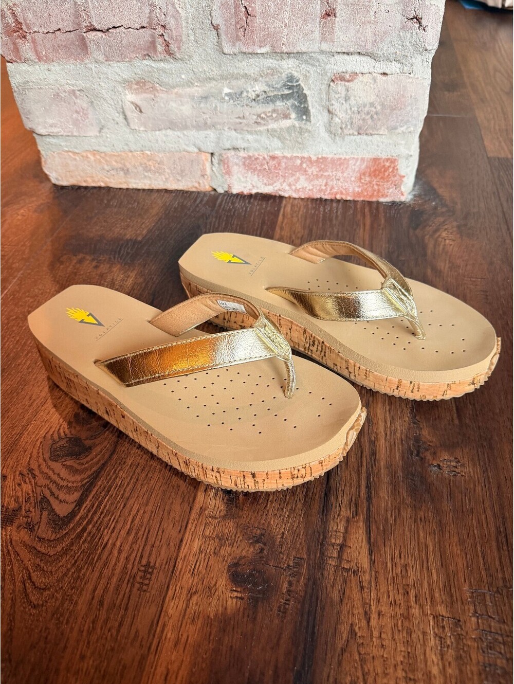 Volatile | Gold Metallic Cork Platform Wedge Thong Sandals | Size 8 | 1155